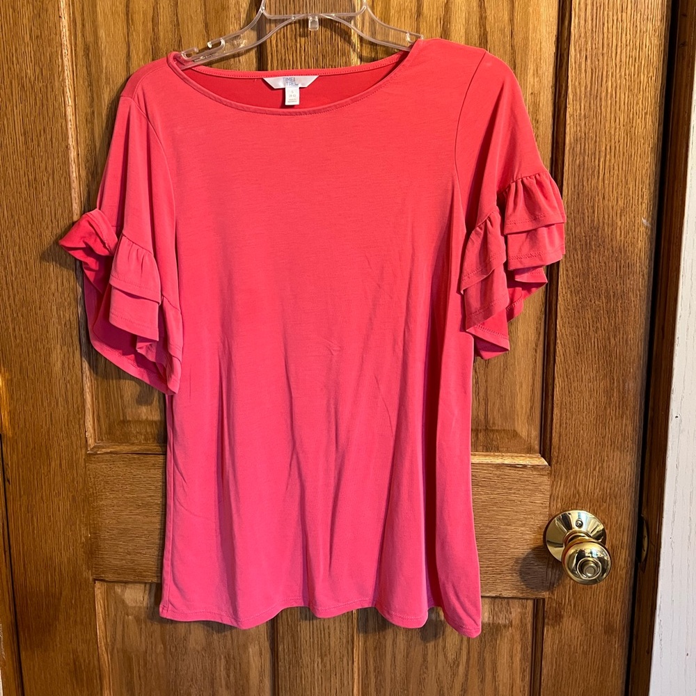 Women’s shirt size S